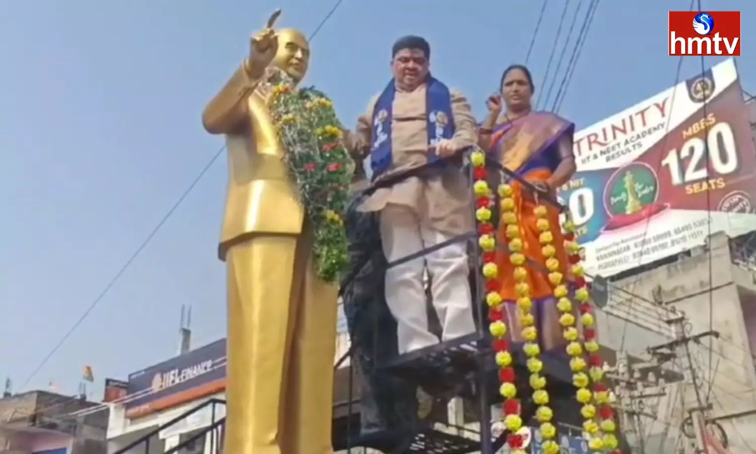 Minister Ponnam Prabhakar pays tribute to Ambedkar statue
