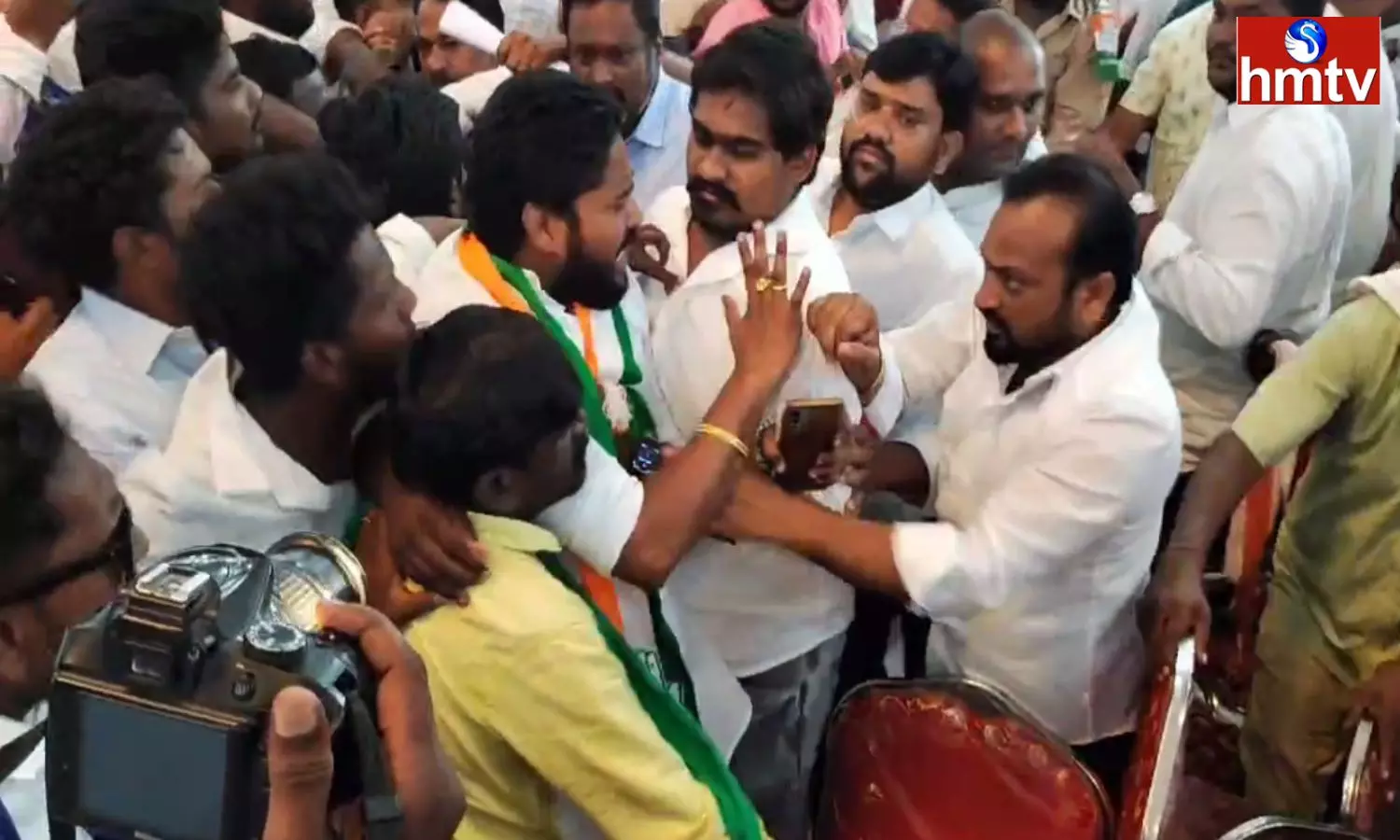 Clash In Hanmakonda District Congress Party Meeting