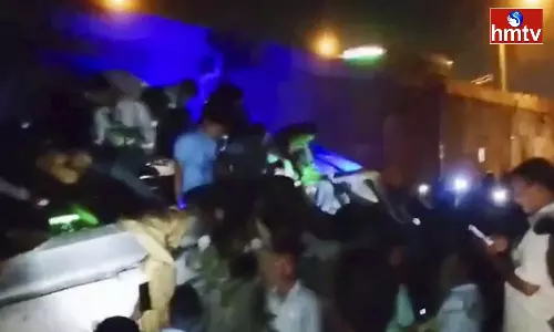 Five dead, 35 injured after Puri-Bengal bus falls from bridge in Odisha Five dead, 35 injured after Puri-Bengal bus falls from bridge in Odisha