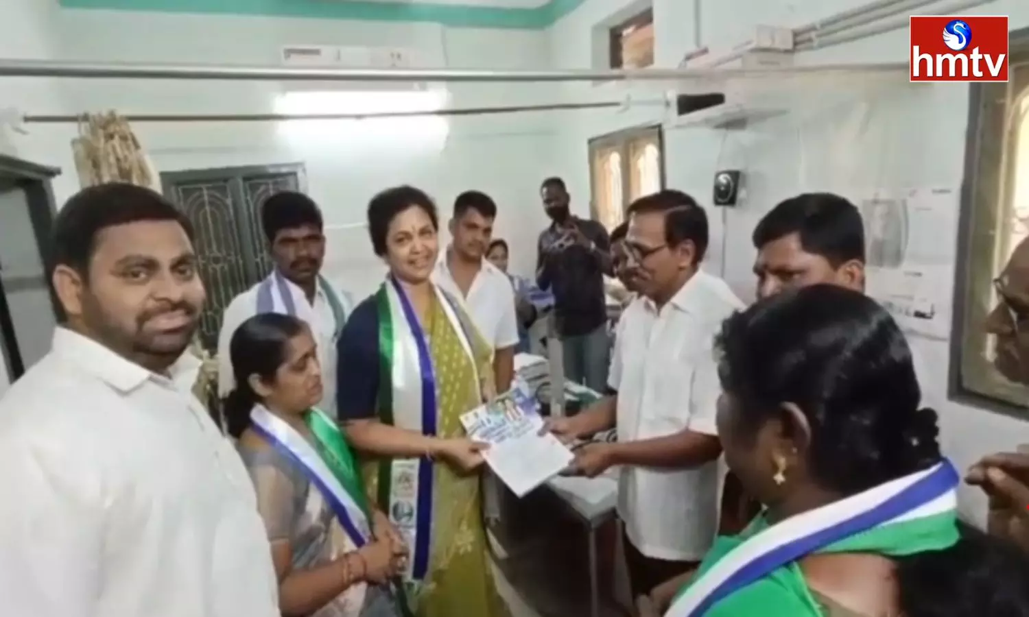 YCP MLA Candidate Butta Renuka Is Campaigning In Yemmiganur Constituency