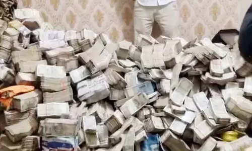 ED Recovers Huge Cash from Jharkhand Minister Aides Home