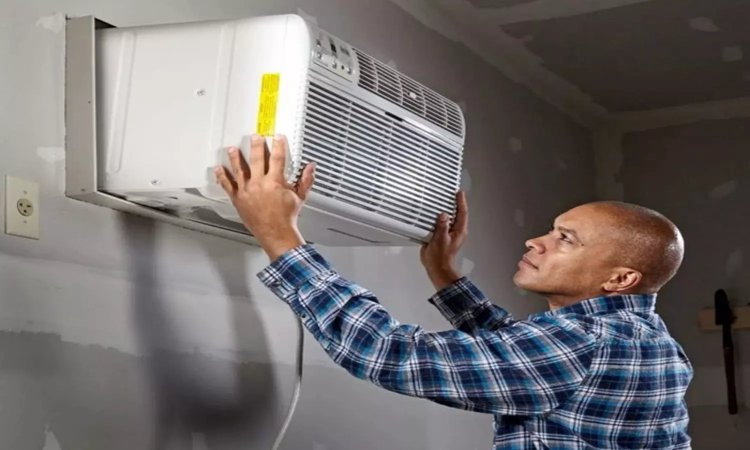 Bring Old AC Take Away New Energy Efficient Air Conditioners With 60 Percent Discount New Scheme of Energy Company BSES