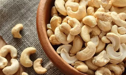 Are you eating too much cashew nuts know about the side effects Are you eating too much cashew nuts know about the side effects