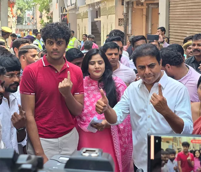 KTR Cast His Vote Along With Family Members In Nandi Nagar