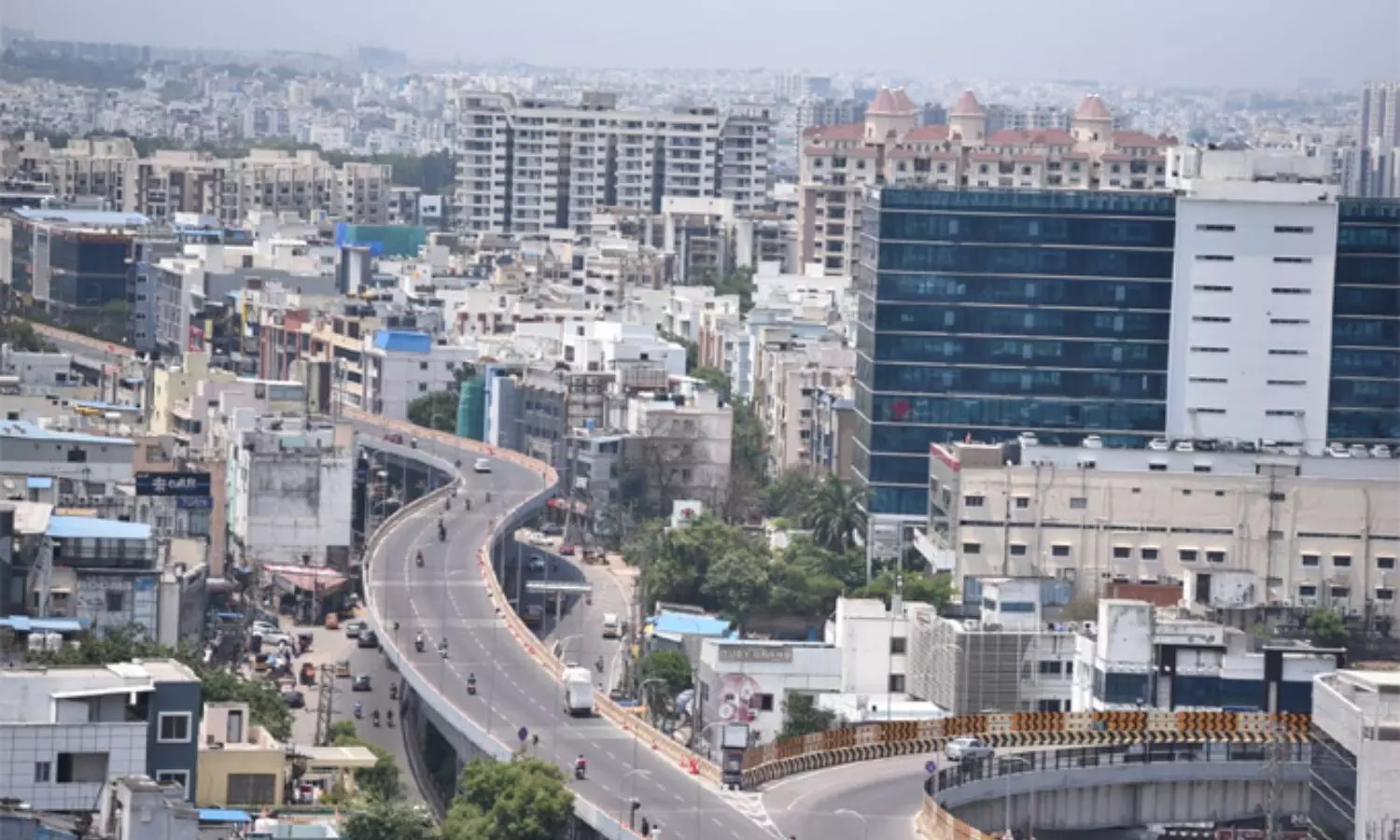 Roads Are Empty In Hyderabad due to polling effect