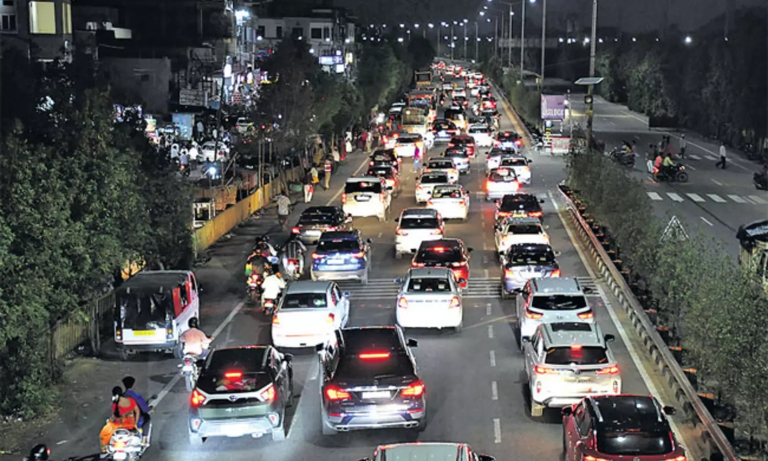 Traffic jam on Vijayawada-Hyderabad road Traffic jam on Vijayawada-Hyderabad road