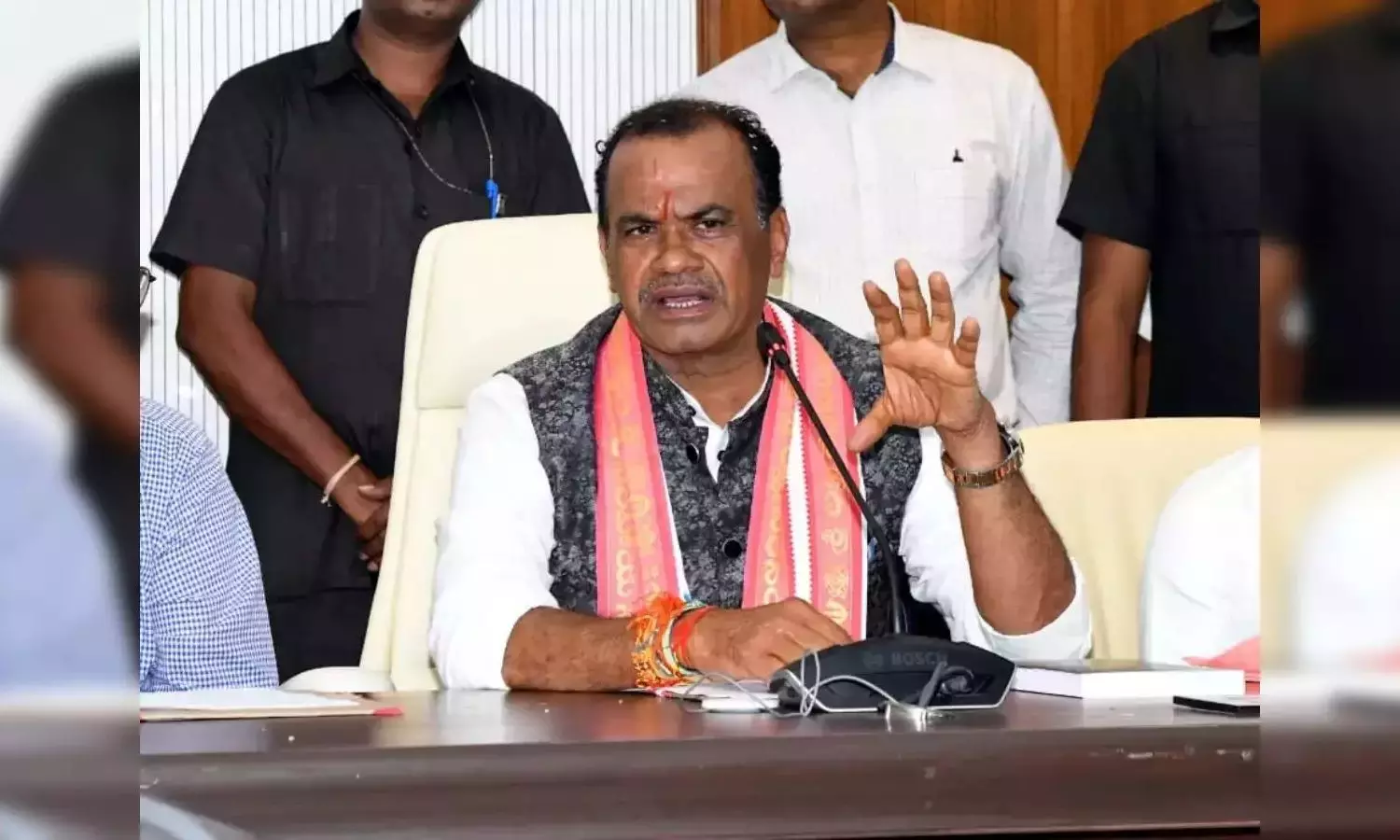 Minister KomatiReddy Venkat Reddy Review At The Secretariat Minister KomatiReddy Venkat Reddy Review At The Secretariat