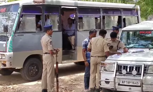 14 days remand for Tadipatri stone attack accused