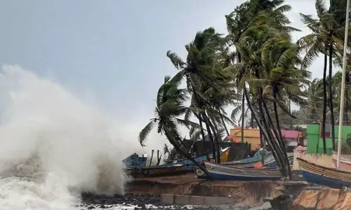 windstorm in bay of Bengal heavy rain forecast for AP And TS