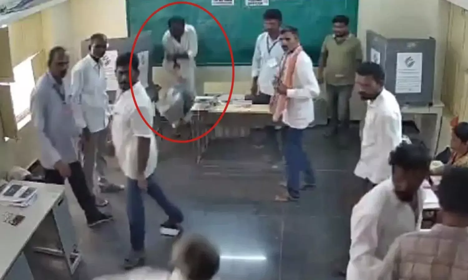 YSRCP Pinnelli Ramakrishna Reddy Broke EVM Machine Exclusive Visuals