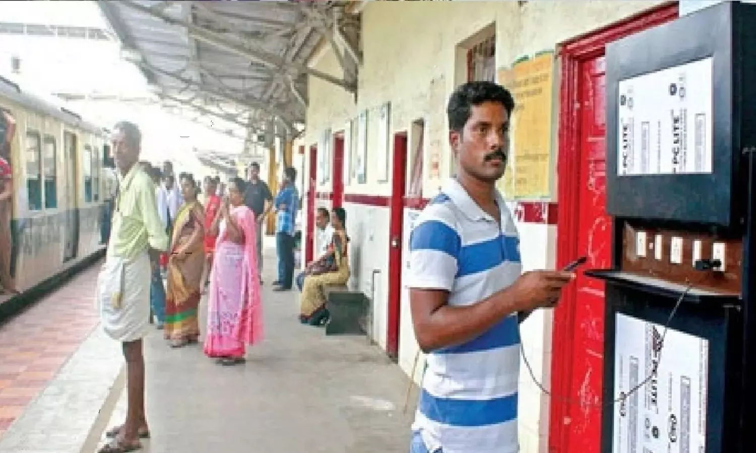 When Charging Your Smartphone on Railway Station Follow These Tips