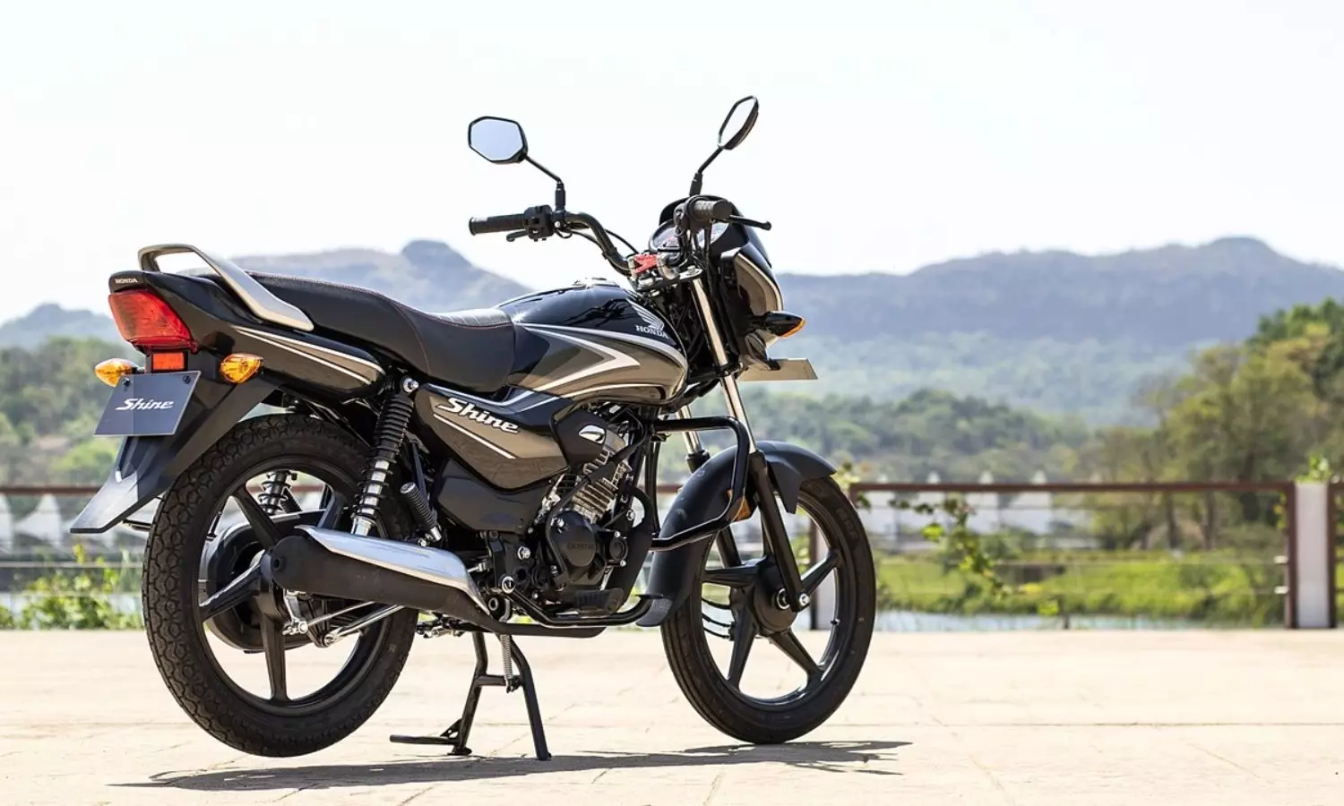 Honda Shine 100 Crossed 3 lakh Units in a Year Check Mileage and Features