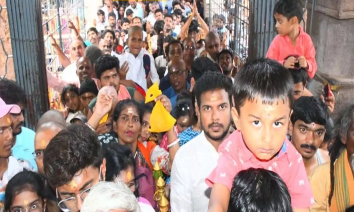 Crowd Of Devotees At Srisailam Mukkanti Mallanna Temple