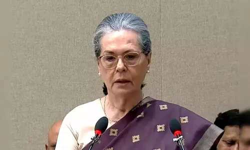 Sonia Gandhi admitted to hospital again telugu news