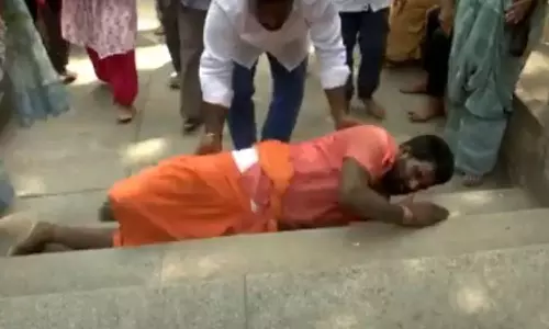 Janasena Activist Special Puja To Win Pawankalyan In Pithapuram Janasena Activist Special Puja To Win Pawankalyan In Pithapuram