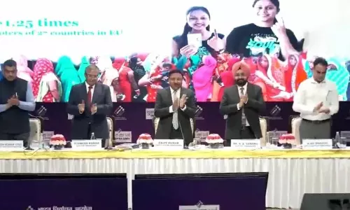 Election Commission Gives Standing Ovation To Voters Election Commission Gives Standing Ovation To Voters