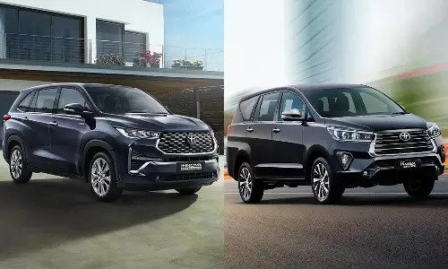 Toyota Innova Hycross and Toyota Innova Crysta waiting period upto 14 months check full details in telugu