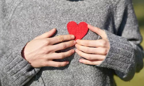 Women Health : నెలసరి ఆగిపోయిందా? గుండెపోటు ముప్పు ఎక్కువే..! Women Health : నెలసరి ఆగిపోయిందా? గుండెపోటు ముప్పు ఎక్కువే..!