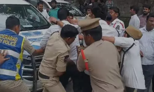 Tension Grips at Pocharam Srinivas Reddy House Tension Grips at Pocharam Srinivas Reddy House