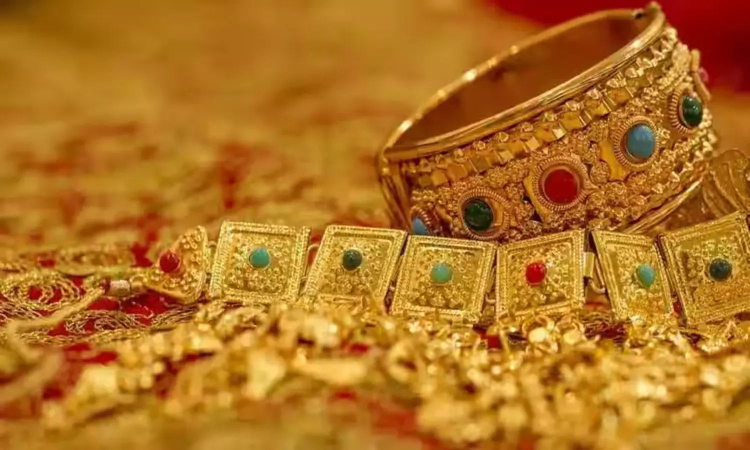 Gold Price Today: మహిళలకు గుడ్ న్యూస్..తగ్గిన బంగారం, వెండి ధరలు