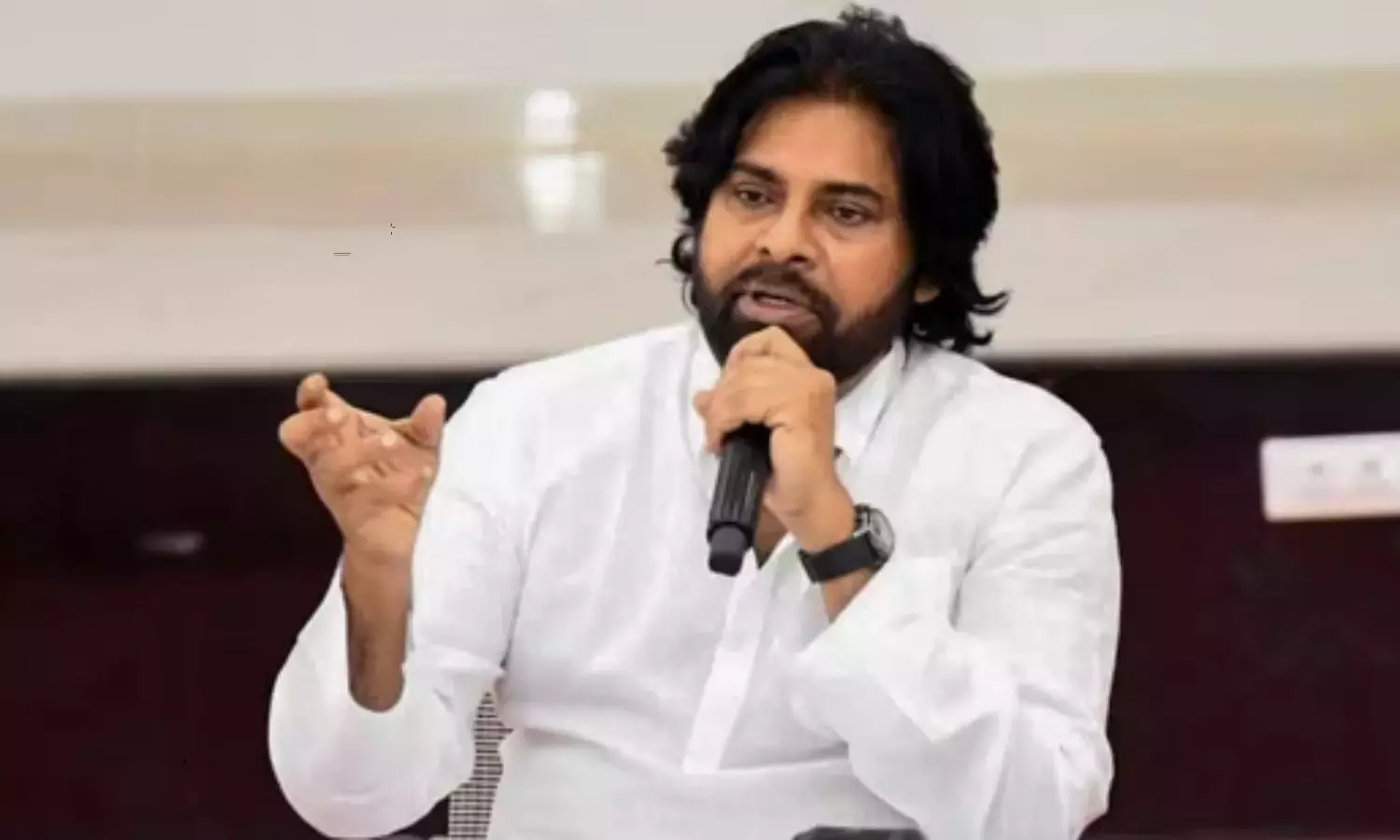 Pawan Kalyan : 11 రోజుల పాటు వారాహి అమ్మవారి దీక్ష చేపట్టనున్న పవన్ కల్యాణ్ Pawan Kalyan : 11 రోజుల పాటు వారాహి అమ్మవారి దీక్ష చేపట్టనున్న పవన్ కల్యాణ్