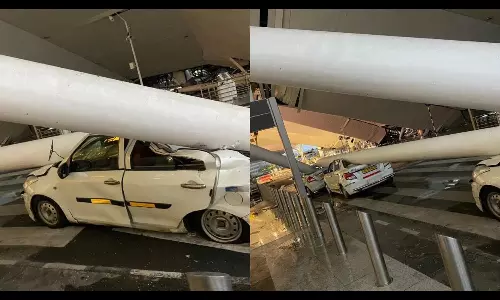 Delhi: ఢిల్లీ ఎయిర్ పోర్టులో ప్రమాదం..కూలిన టెర్మినల్ పై కప్పు Delhi: ఢిల్లీ ఎయిర్ పోర్టులో ప్రమాదం..కూలిన టెర్మినల్ పై కప్పు