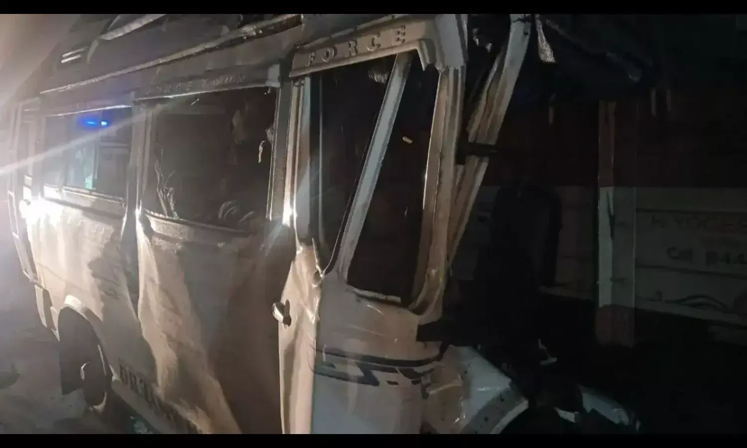 Road Accident: పూణె-బెంగళూరు జాతీయ రహదారిపై ఘోరప్రమాదం..13 మంది మృతి Road Accident: పూణె-బెంగళూరు జాతీయ రహదారిపై ఘోరప్రమాదం..13 మంది మృతి