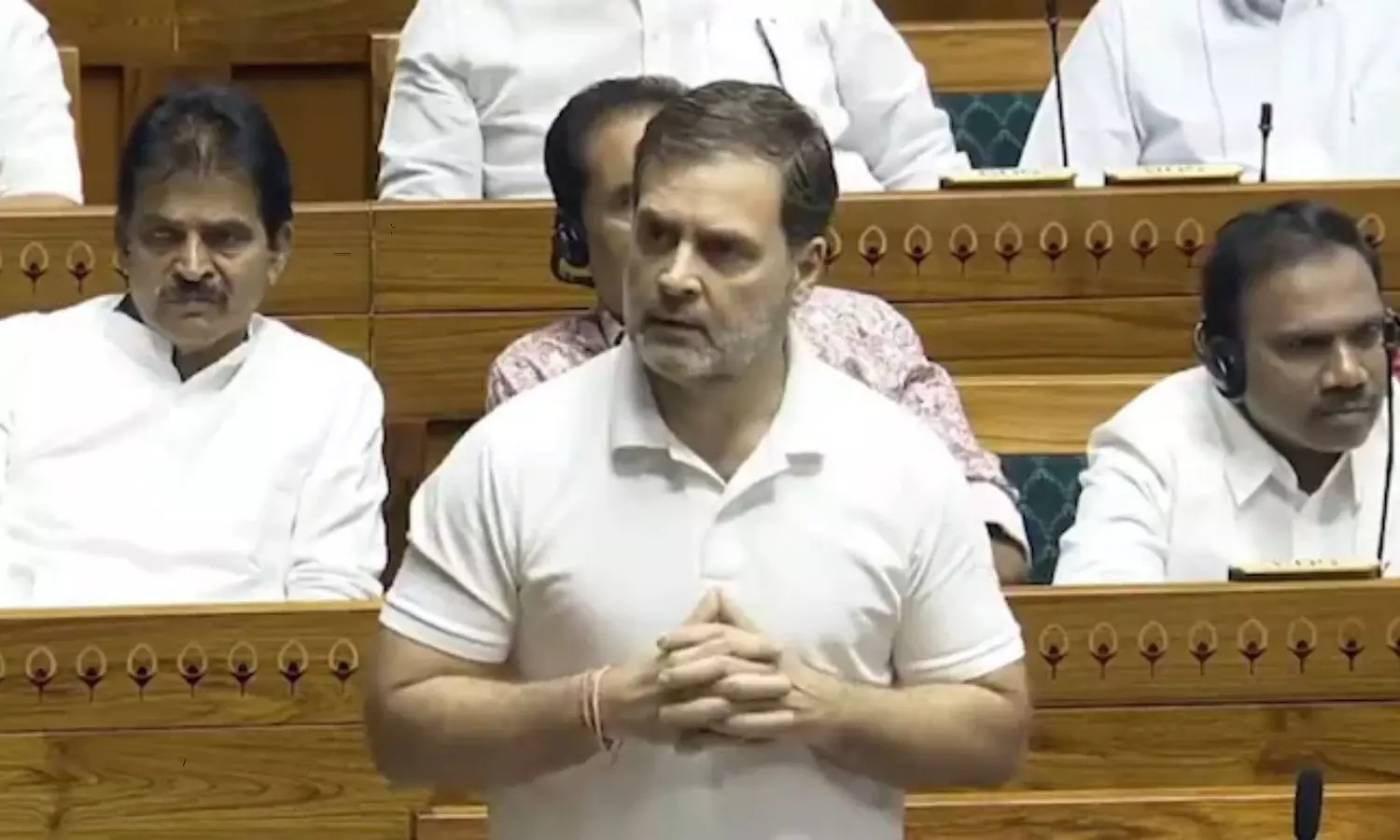 The center is working only for big industrialists Says Rahul Gandhi