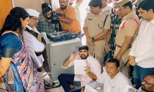 Criminal Case Filed Against Huzurabad MLA Kaushik Reddy Criminal Case Filed Against Huzurabad MLA Kaushik Reddy