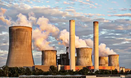 Pollution: కాలుష్య కొరల్లో కొట్టుమిట్టాడుతున్న భారత్..సర్వేలో షాకింగ్ నిజాలు Pollution: కాలుష్య కొరల్లో కొట్టుమిట్టాడుతున్న భారత్..సర్వేలో షాకింగ్ నిజాలు