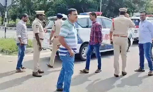 Police Open Fire at Thieves Following Attack Police Open Fire at Thieves Following Attack