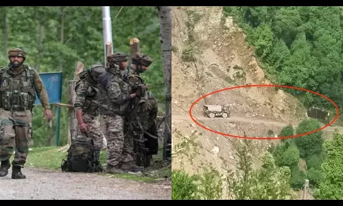 Indian Army: భారత ఆర్మీ కాన్వాయ్ పై ఉగ్రదాడి..అయిదుగురు జవాన్లు మృతి Indian Army: భారత ఆర్మీ కాన్వాయ్ పై ఉగ్రదాడి..అయిదుగురు జవాన్లు మృతి