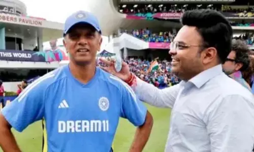 Former India Coach Rahul Dravid Reduces Extra Bonus For T20 World Cup Winners Prize Money 125 Crore and Wants Equal Reward Says Report Former India Coach Rahul Dravid Reduces Extra Bonus For T20 World Cup Winners Prize Money 125 Crore and Wants Equal Reward Says Report