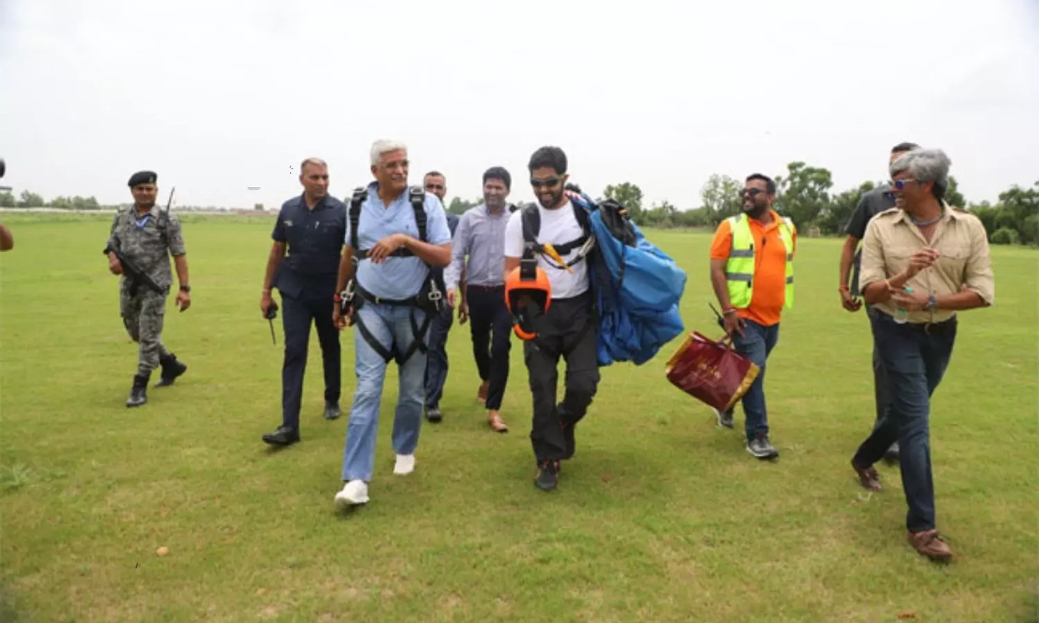 Gajendra Singh Shekhawat Displayed His Skydiving skills