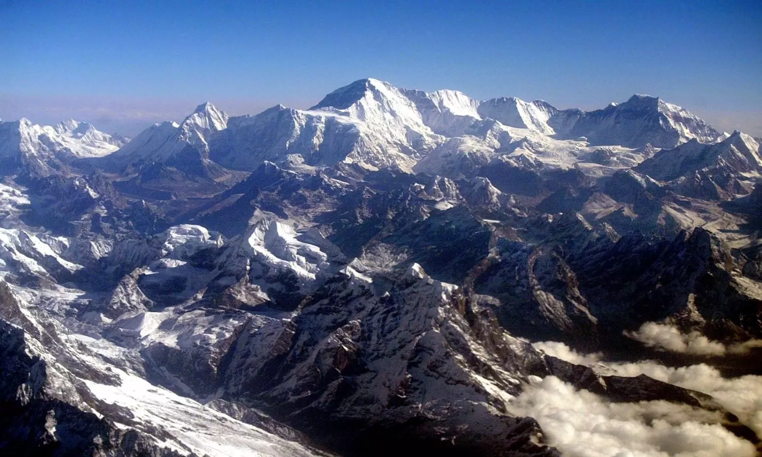 A chinese drone company captured mount everest video in drone, video goes viral