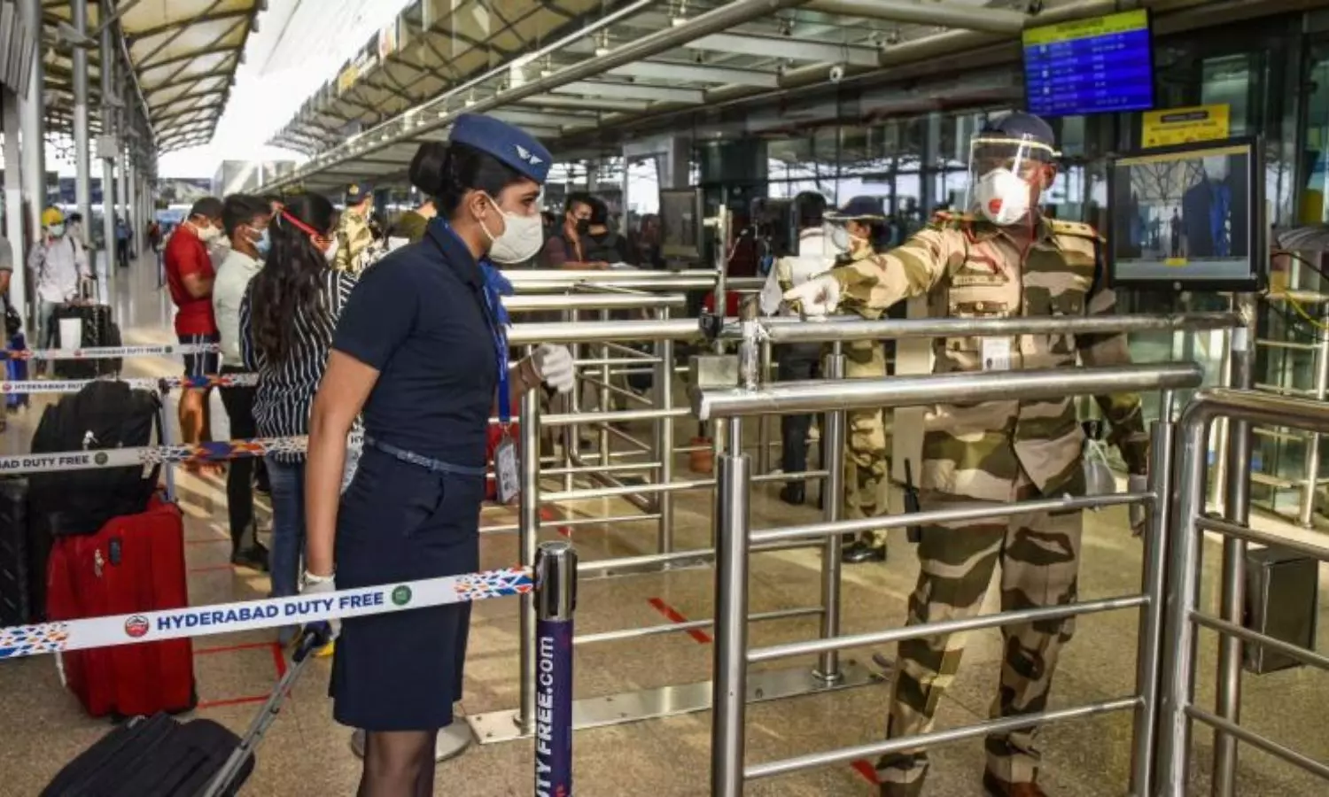 Shamshabad Airport: శంషాబాద్ ఎయిర్‌పోర్టులో 35 విమానాలు రద్దు