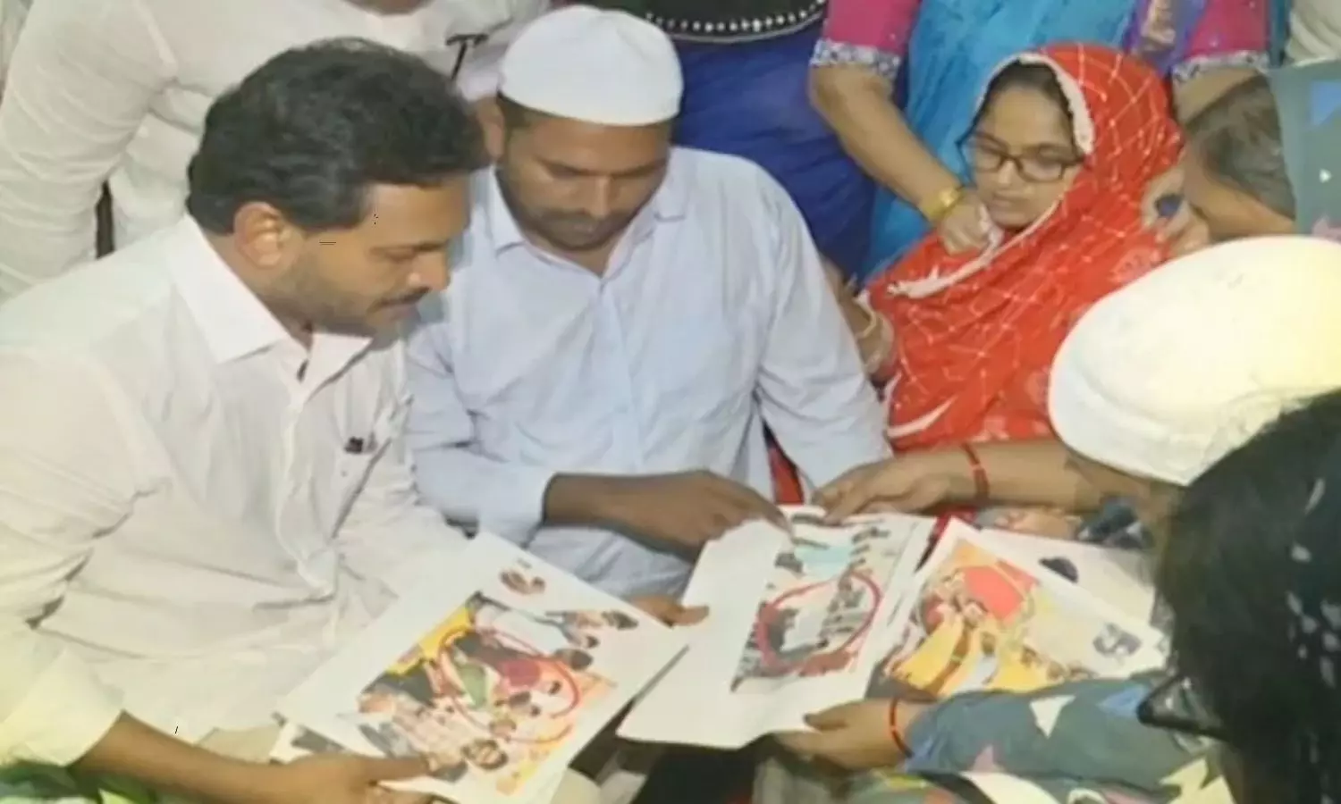 Y S Jagan Visits Rashid Family At Vinukonda