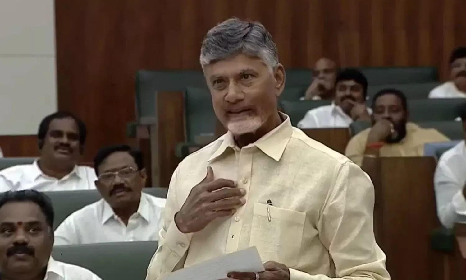 AP Assembly: అసెంబ్లీలో ఆసక్తికరపరిణామం.. నవ్వులు పూయించిన సీఎం చంద్రబాబు..