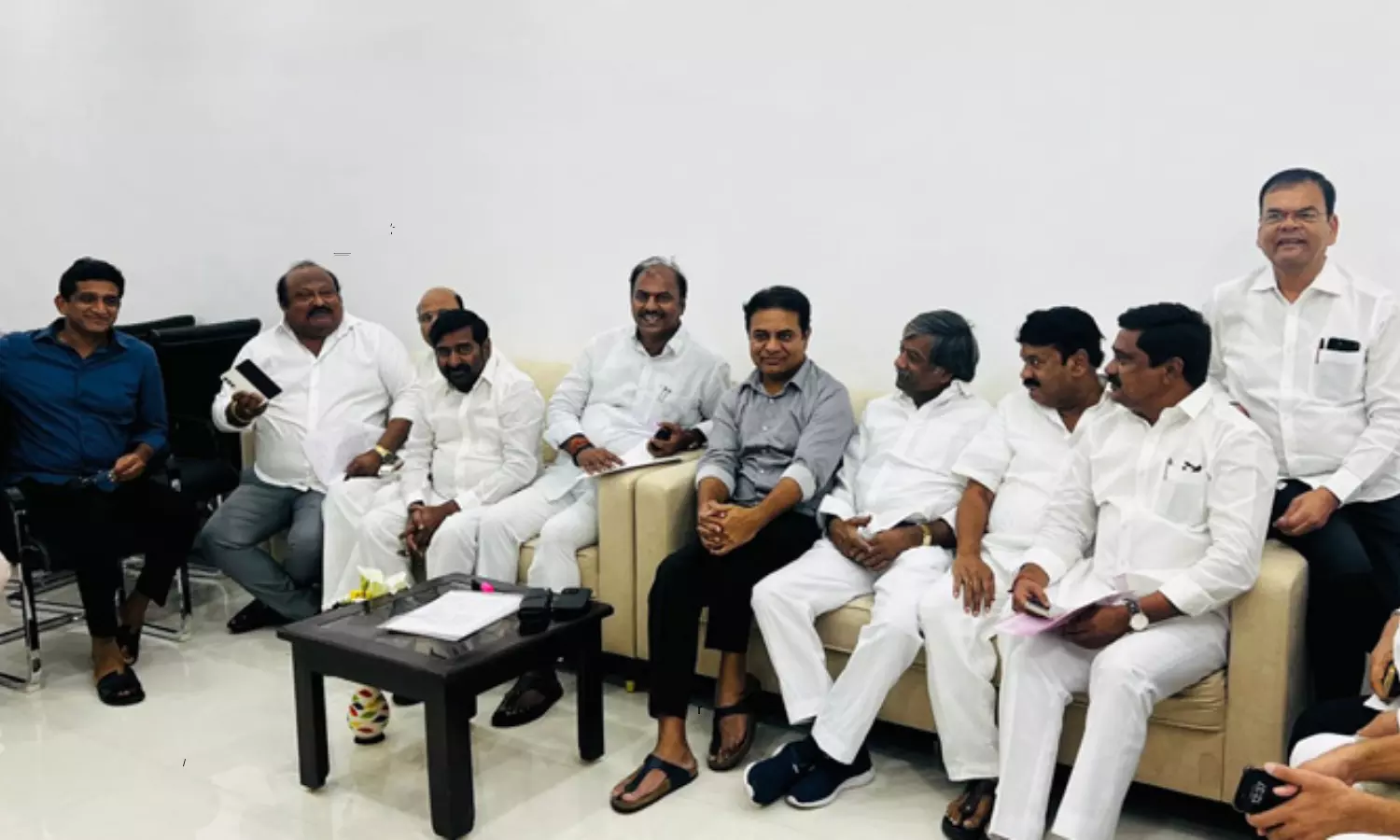 Gadwal MLA Bandla Krishna Mohan Reddy Re Joins BRS