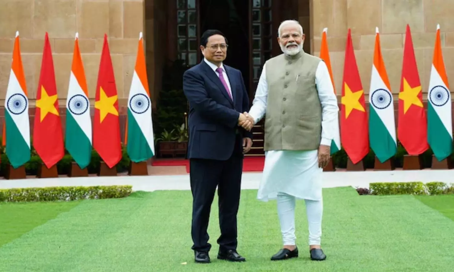 Prime Minister of Vietnam Chinh met with Narendra Modi