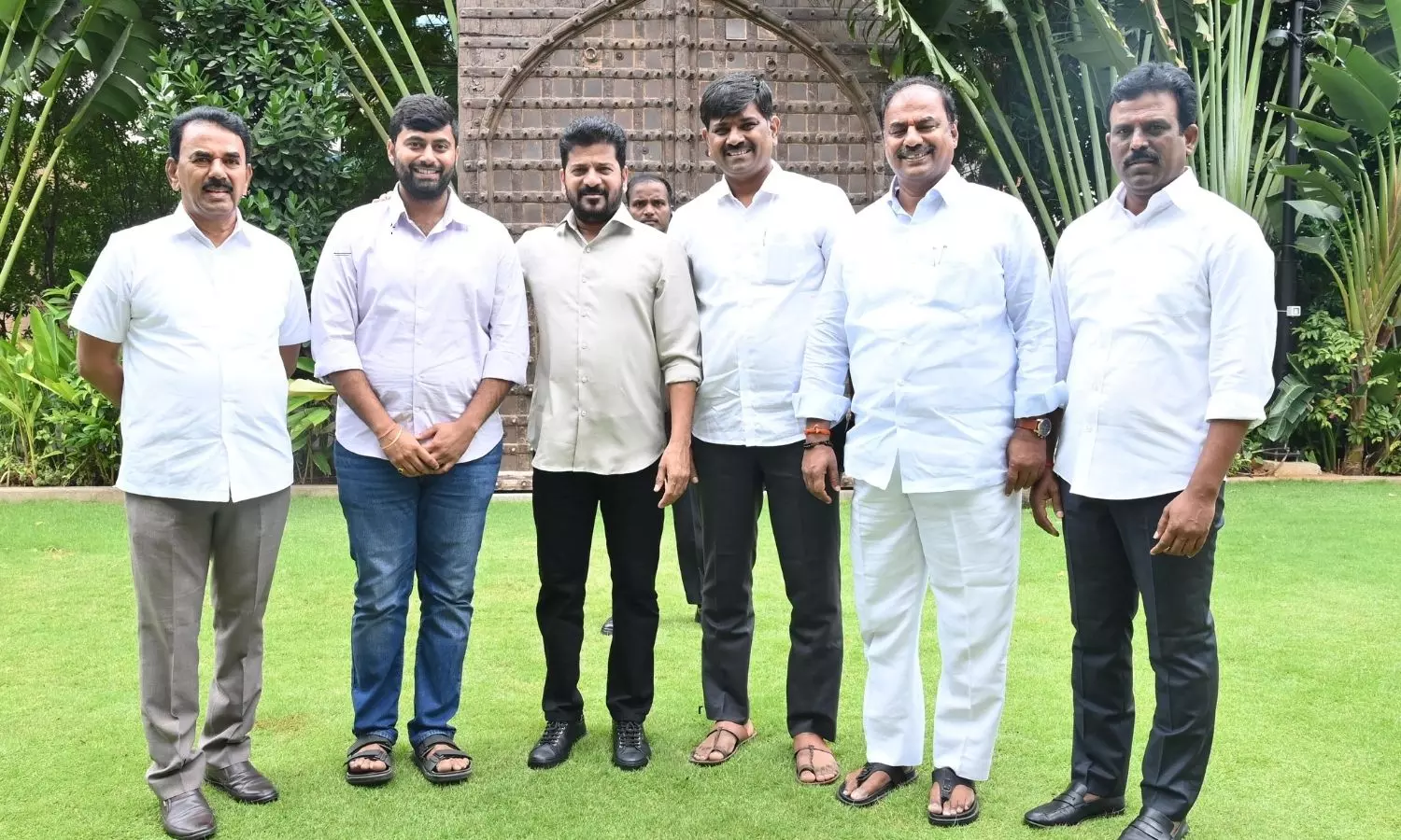 Gadwal MLA Krishna Mohan Reddy Meets Revanth Reddy