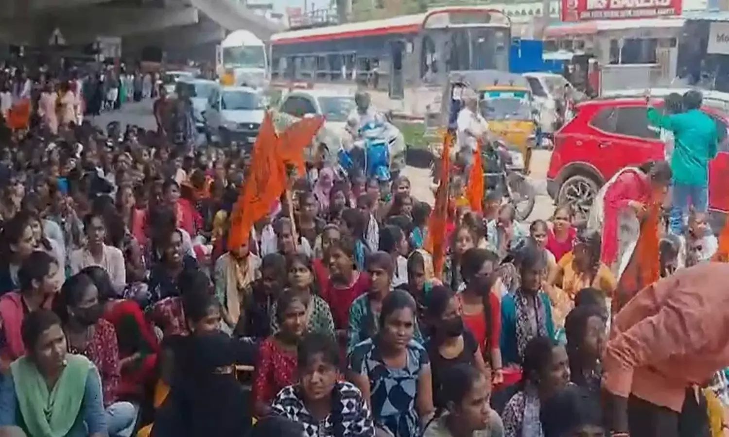 Heavy Traffic Jam In Shamshabad Due To Students Protest