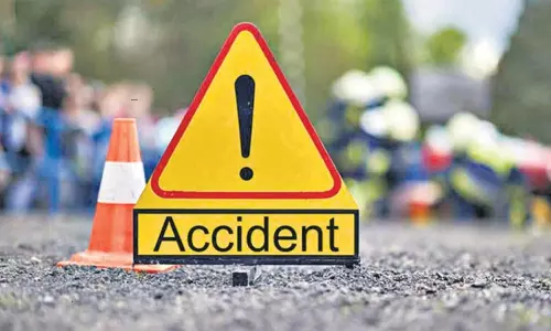 A terrible road accident in Tamil Nadu..Five Telugu students died A terrible road accident in Tamil Nadu..Five Telugu students died