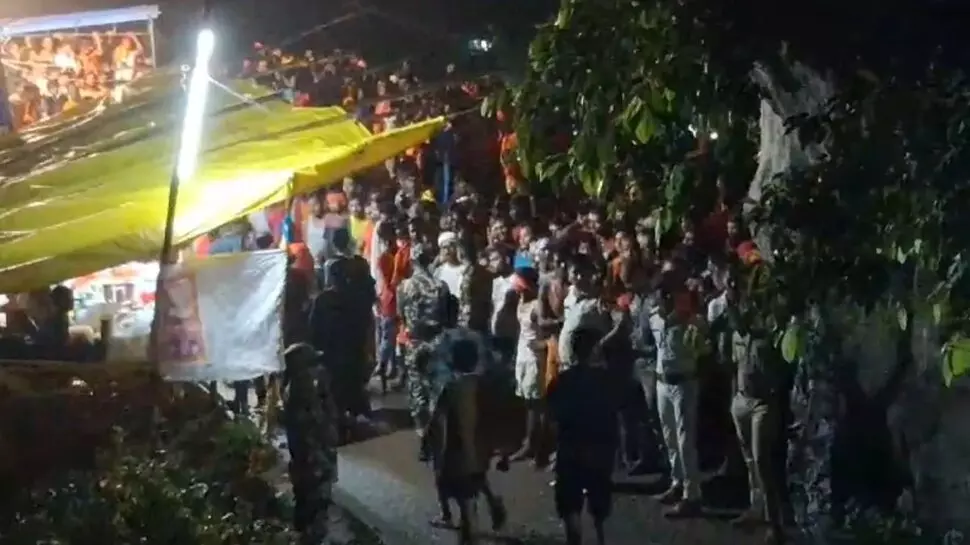 Baba Sideshwarnath temple stampede in bihar Seven devotees including three women died