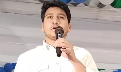 Jogi Rajeev: జోగి రమేశ్ కుమారుడిని అదుపులోకి తీసుకున్న ఏసీబీ అధికారులు