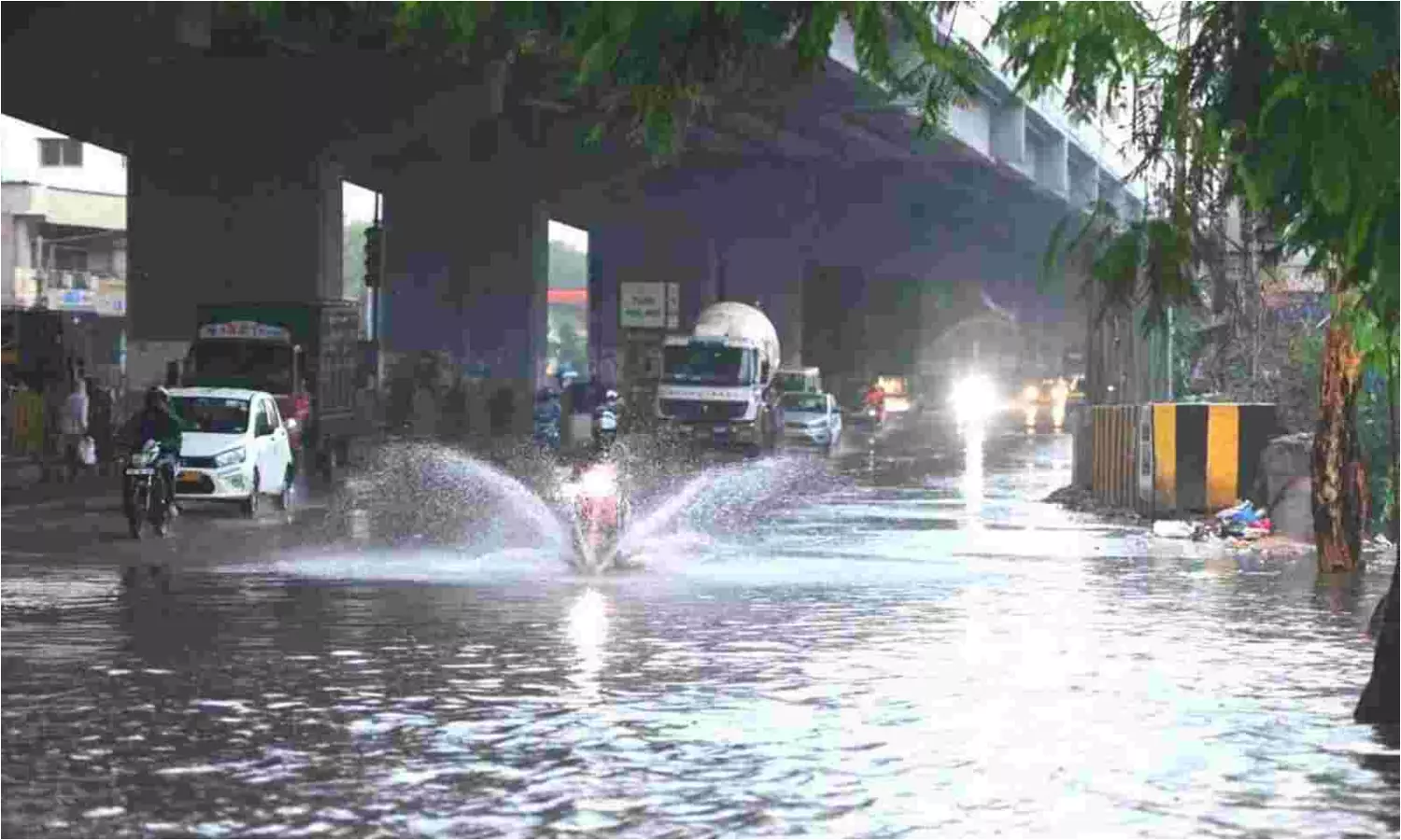 Heavy rain fell in Hyderabad on Thursday evening