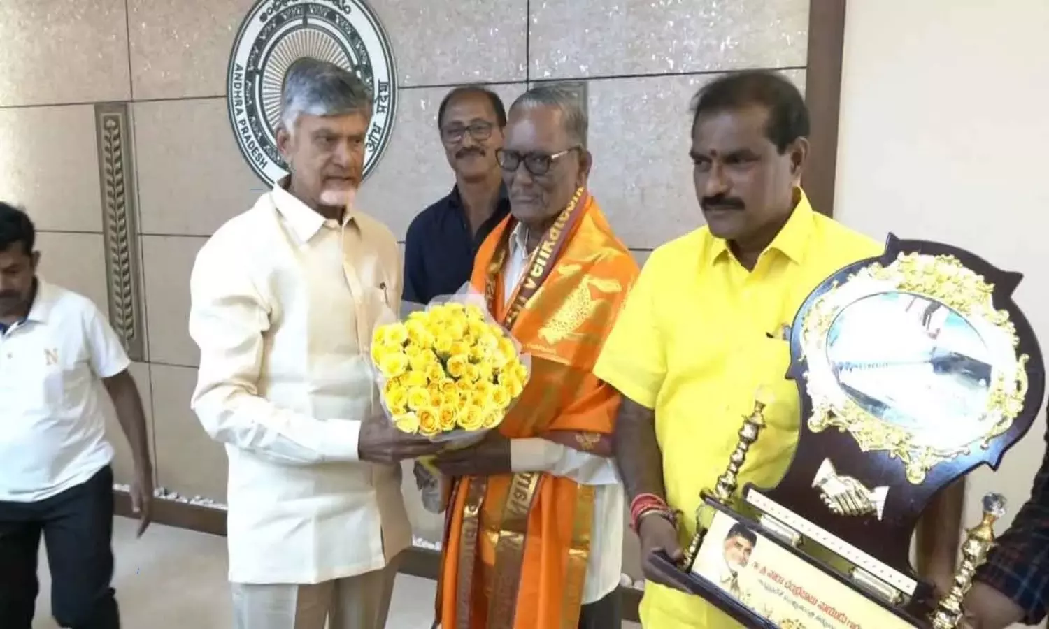 Cm Chandrababu Honored Crest Gate Expert Kannayya Naidu