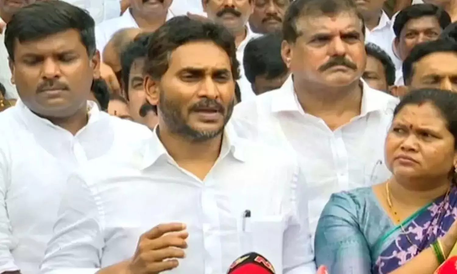 Former CM Jagan visited the victims of Visakhapatnam incident