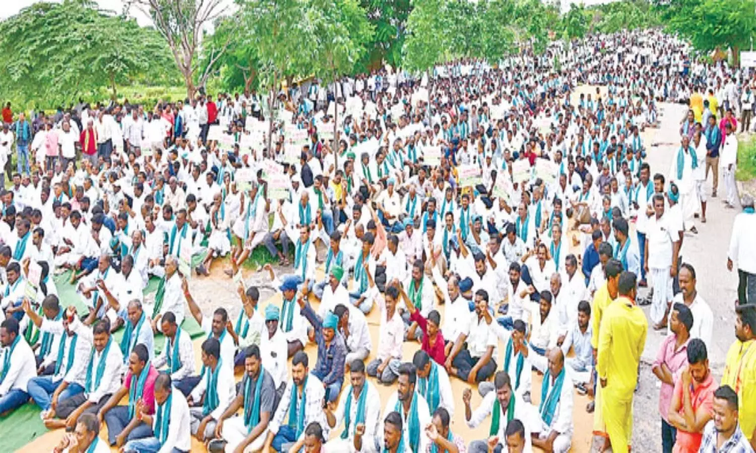 protest of farmers in Nizamabad district Armoor