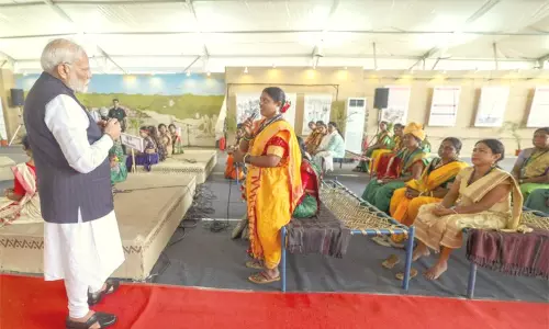 In Lakhpati Didi Conference PM Modi said Crime against women is unforgivable sin, laws impose strict punishments In Lakhpati Didi Conference PM Modi said Crime against women is unforgivable sin, laws impose strict punishments